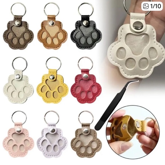 The Unbranded Brand Other - Keychain Paw Print hair collectors. Set of 2 random colors picks!